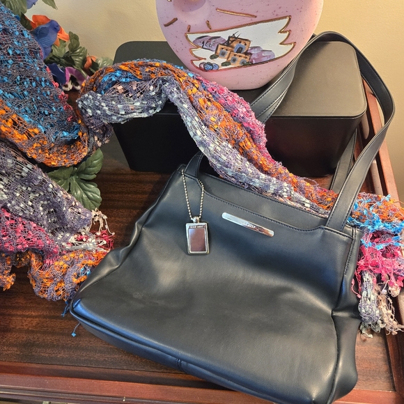 NWOT Nine West Black Leather Shoulder Bag - Picture 4 of 16